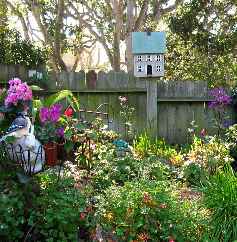 Lady on the phone ready